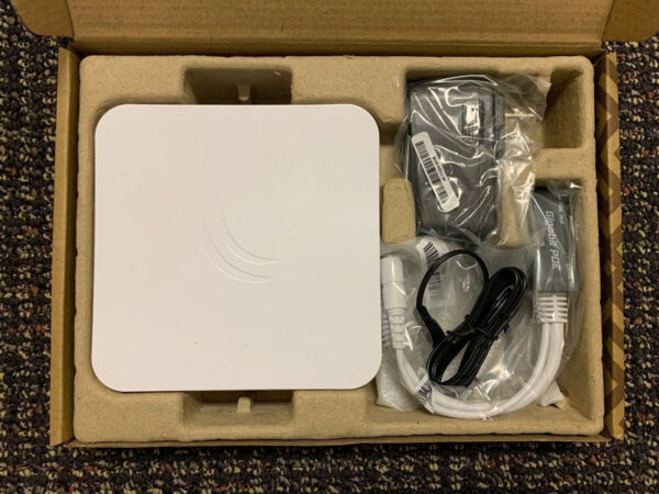 hop-phu-kien-mikrotik-sxtsq-5-ac